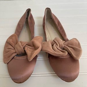 Women’s Kenneth Cole Ballet Flats. Size 9 Blush Pink Suede Bow Shoes. BNWOB.